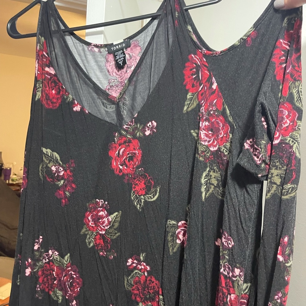 Torrid shoulderless long sleeve shirt with roses